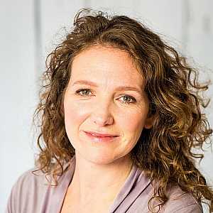 drs. Eline Brood