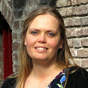 dr. Annelies Spek