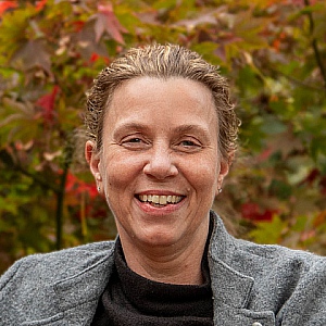 drs. Karen Doll