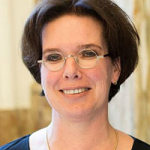 Prof. dr. Hedwig van Bakel